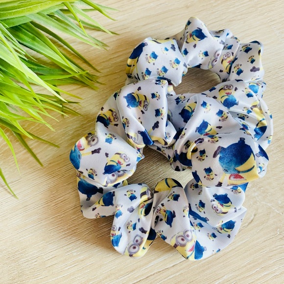 Minions Silk Scrunchie - Picture 2 of 3